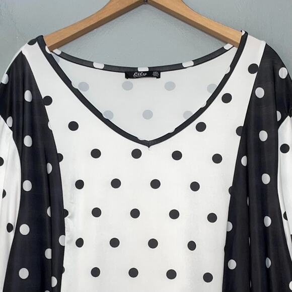 Lily by Firmiana Tunic Top Plus Size 4XL Black White Polka Dot Stretch Easy Care - Picture 2 of 11